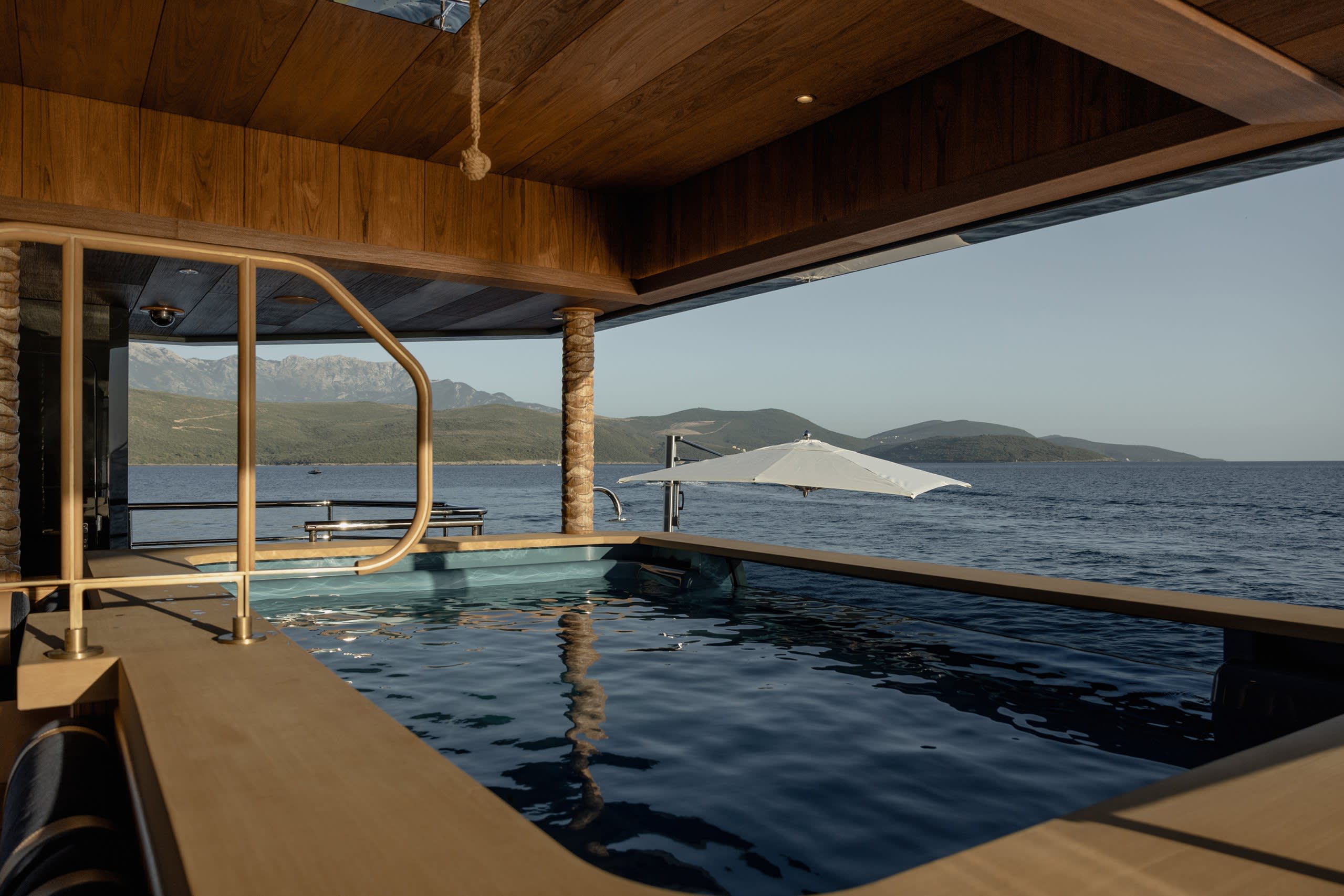 Main-Deck Pool
