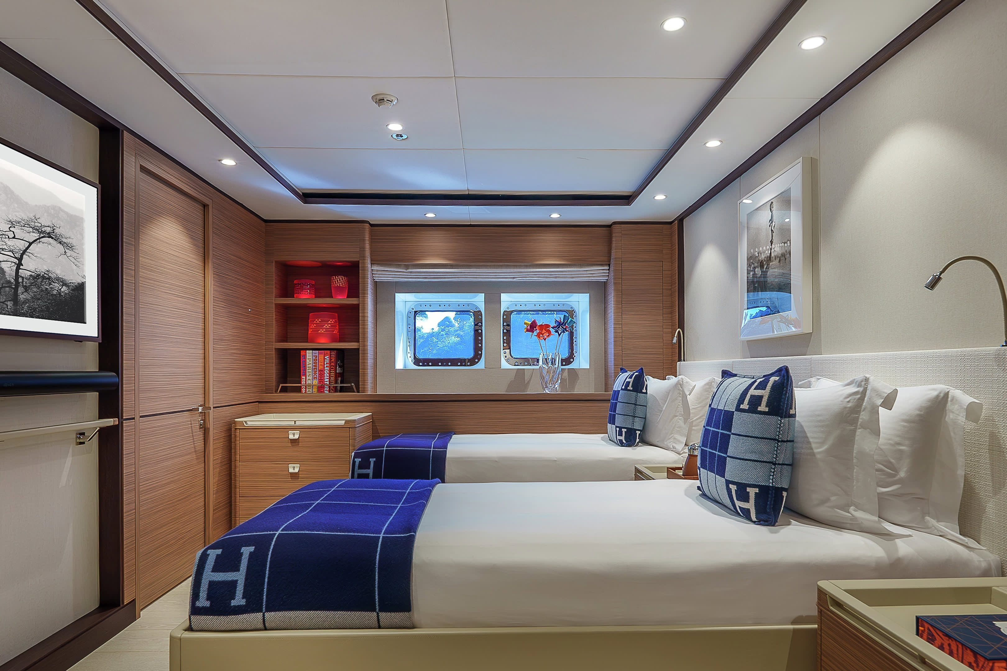 Twin Cabin